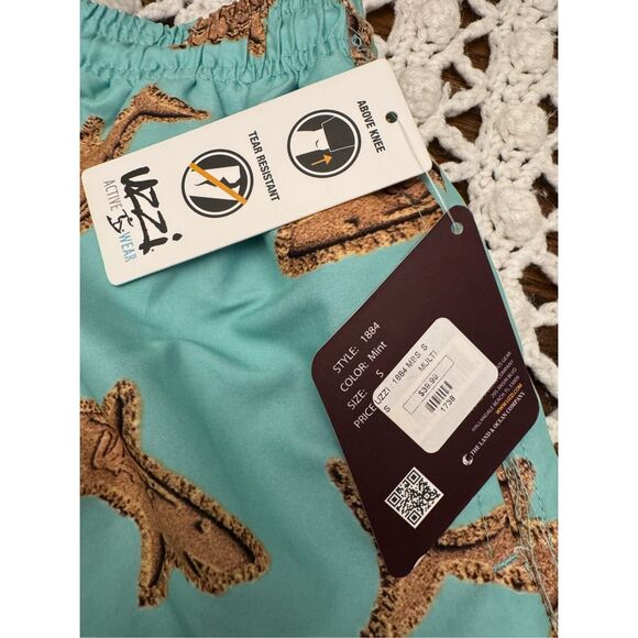 Izzy above knee tear resistant active wear size small new with tag. - Picture 3 of 6